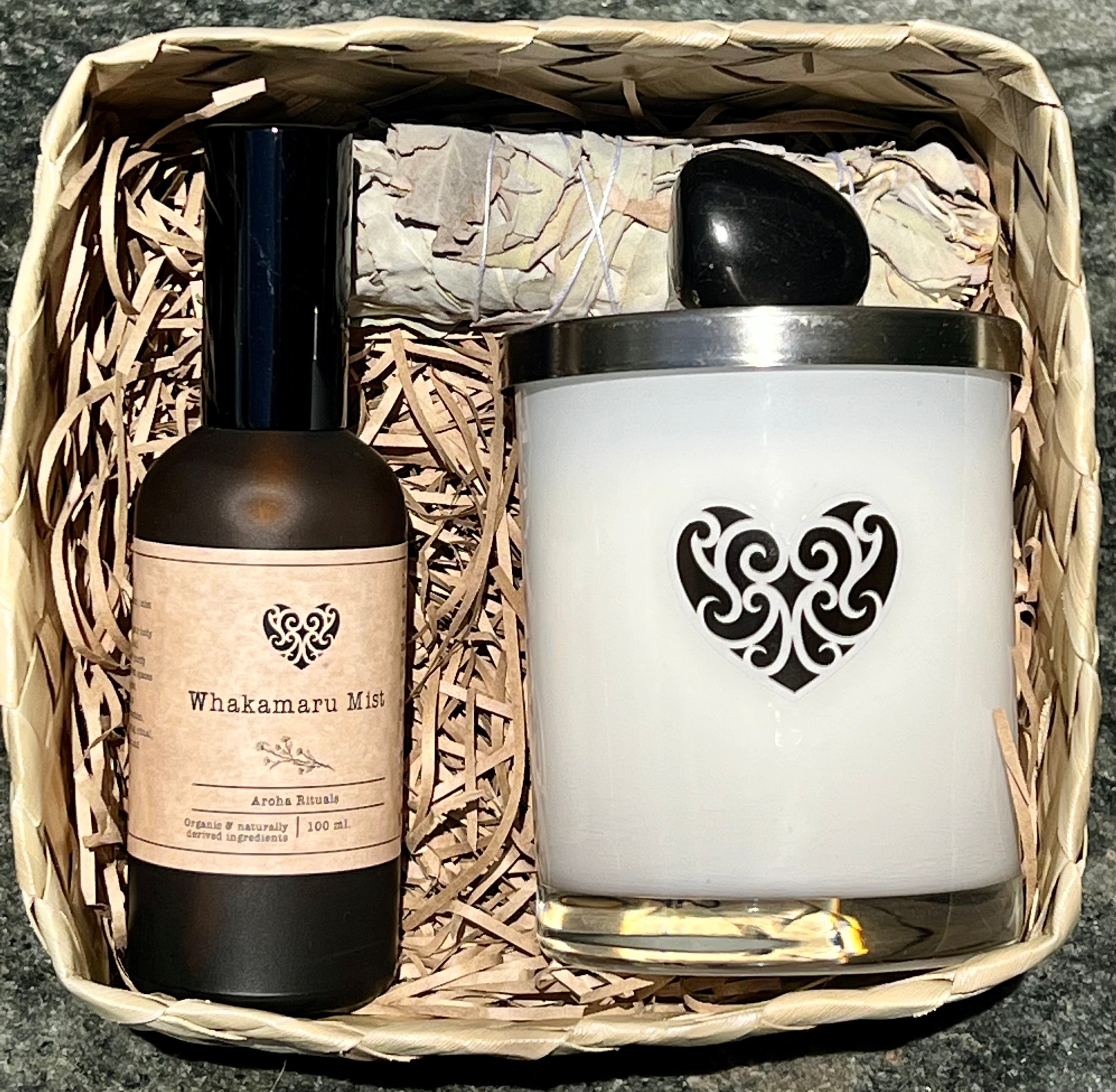 WHAKAMARU (PROTECTION) GIFT BOX Aroha Love